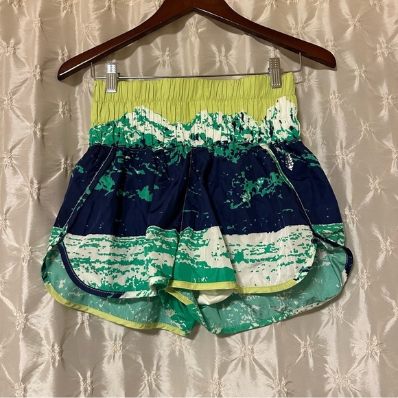 FP Movement x Free People The Way Home High Waist Shorts Mountain Print Blue - Picture 1 of 12